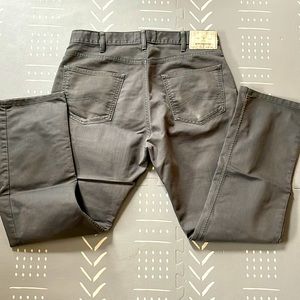 Men’s Patagonia 33x30 Straight Leg Pants